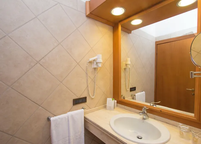 Hotel Centrale 4* סבאודיה