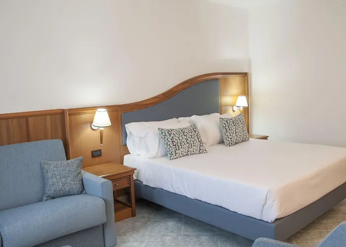 מלון Hotel Centrale סבאודיה