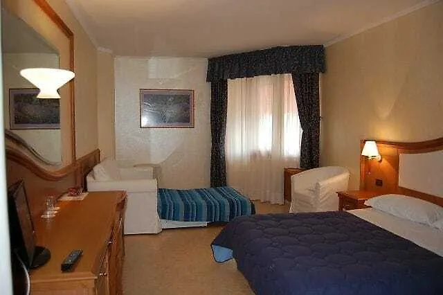 Hotel Centrale מלון סבאודיה