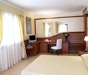 Hotel Centrale 4*