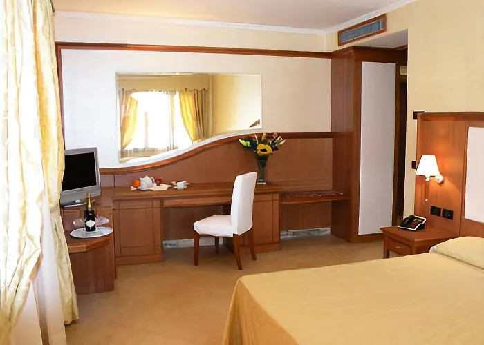 Hotel Centrale 4* סבאודיה