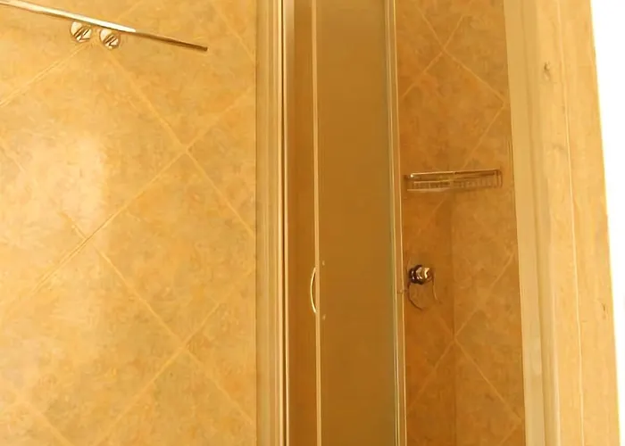 מלון Hotel Centrale 4*