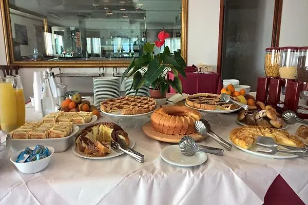 מלון Hotel Centrale 4*