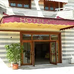 מלון Hotel Centrale סבאודיה