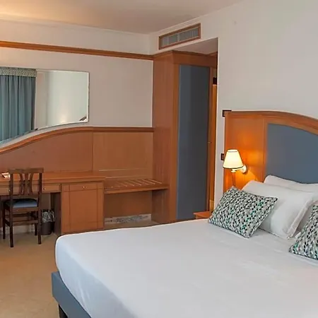 מלון Hotel Centrale סבאודיה