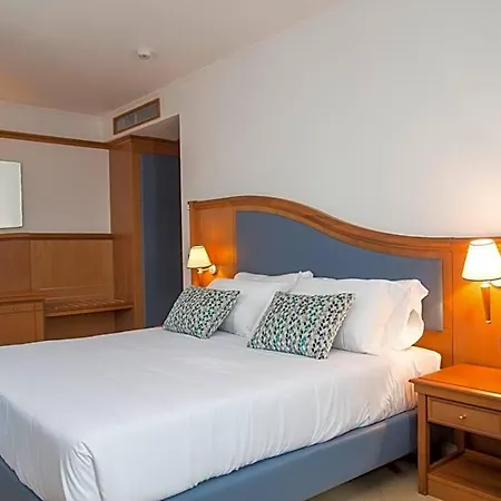 מלון Hotel Centrale סבאודיה