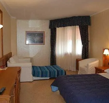 Hotel Centrale ホテル サバウディア
