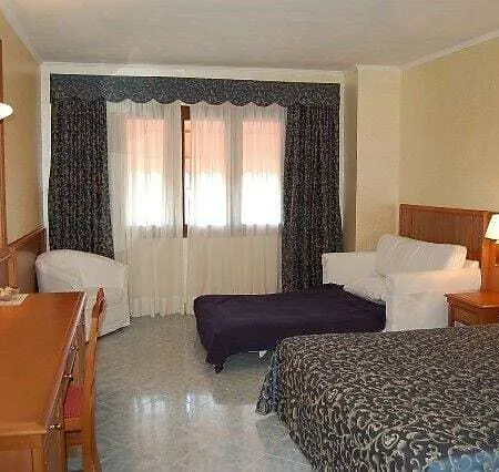 Hotel Centrale 호텔 사바우디아